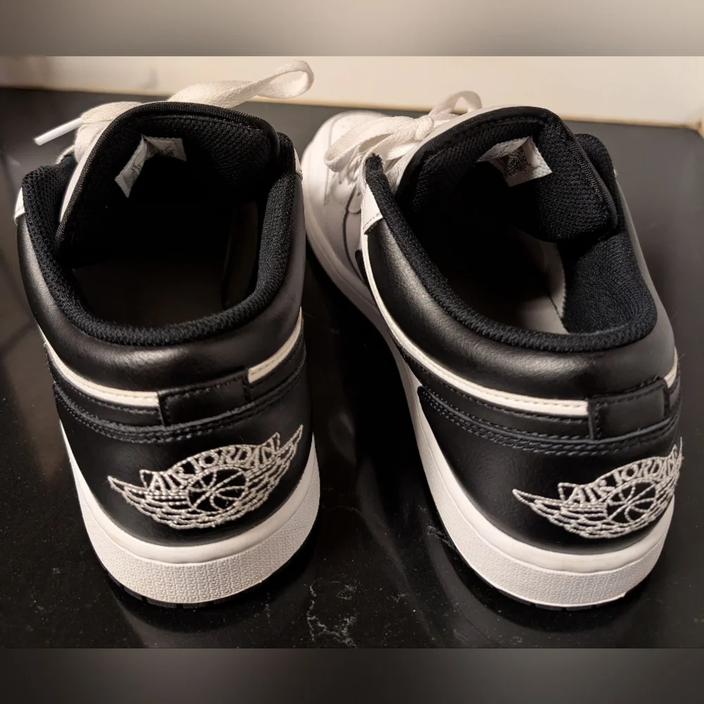 Nike Men’s Low-Top Sneakers White and Black